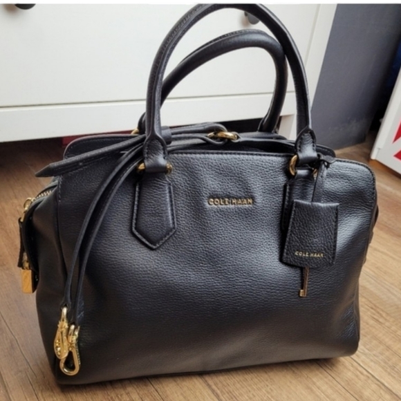 Cole Haan Dorset Satchel black leather golden metal lock key crossbody strap bag - Picture 2 of 16